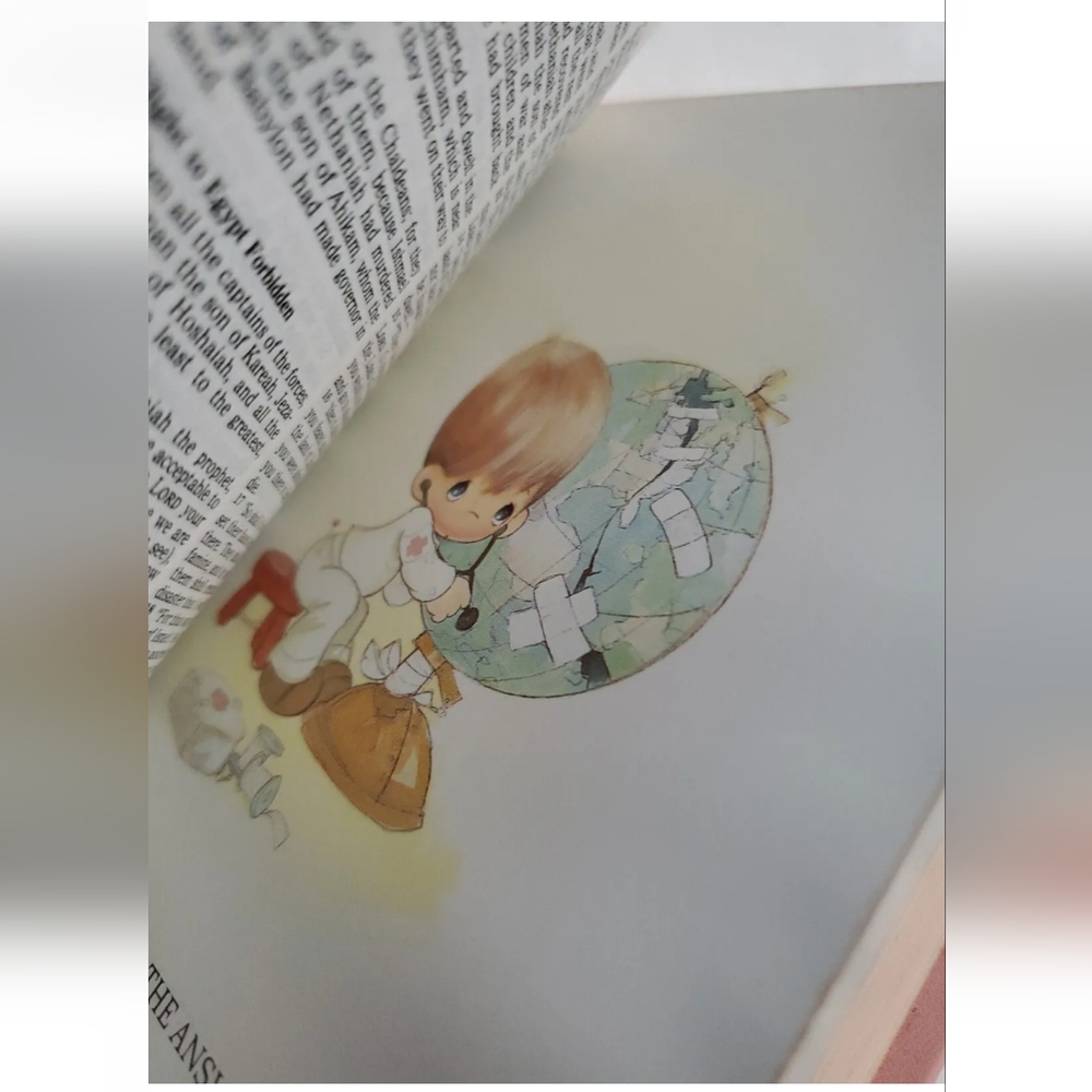 : * Precious moments king james bible & baby first book of blessings & prayers - Picture 11 of 15
